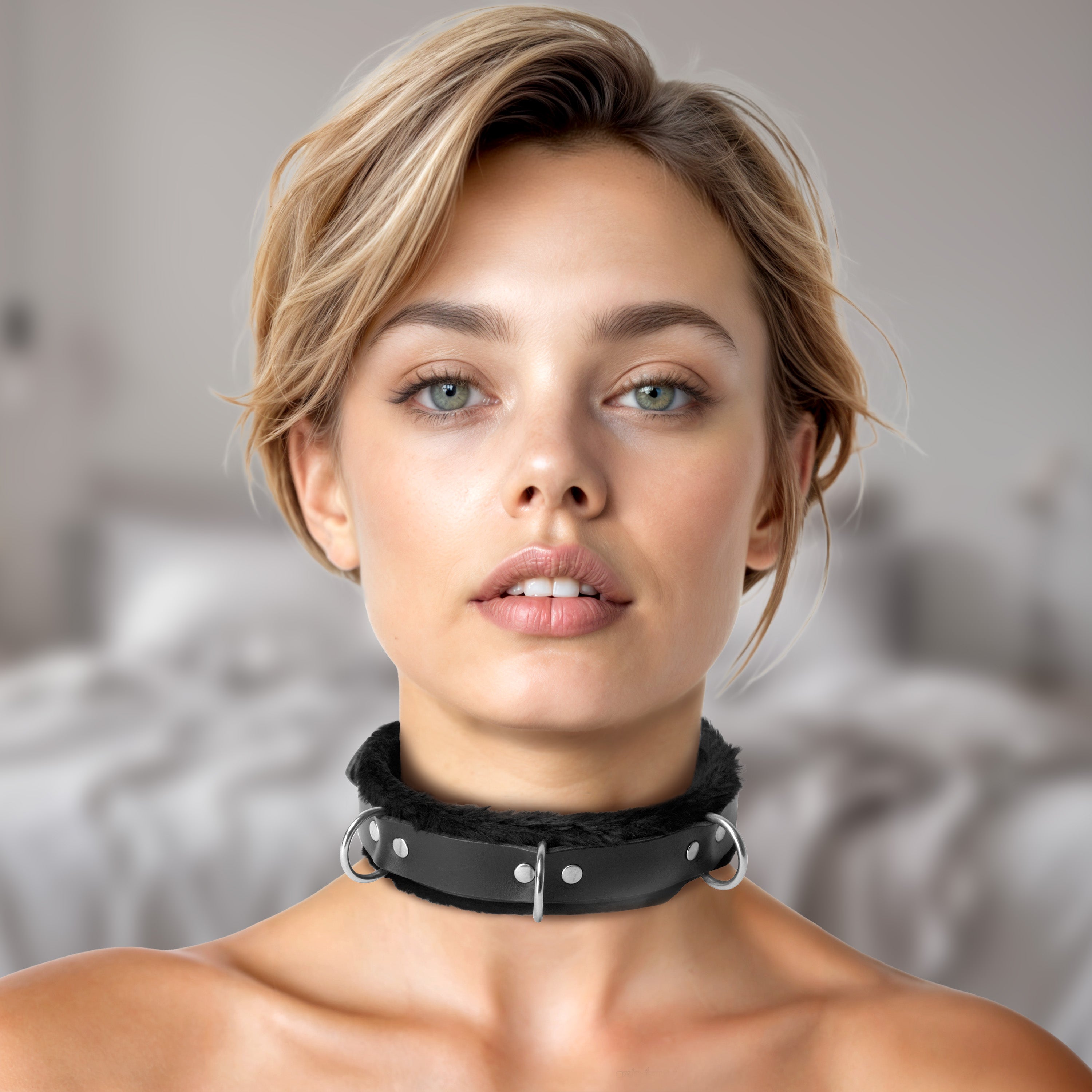 Strict Leather Narrow Fur Lined Locking Collar